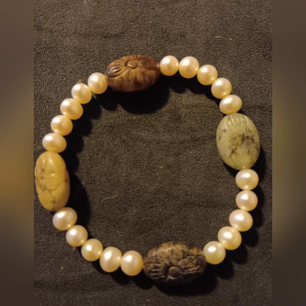 Faux pearl and quartz bracelet